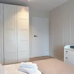 Waveside And 아파트