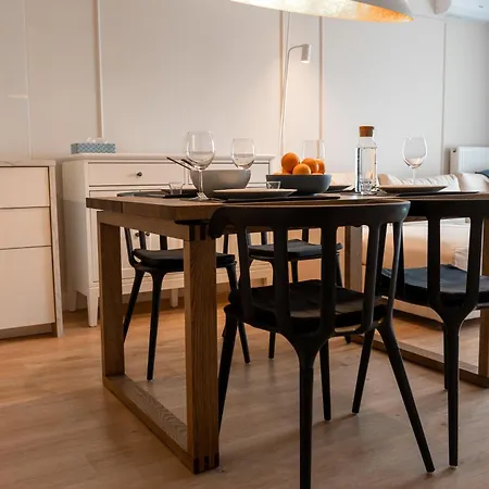 Waveside And Apartman *